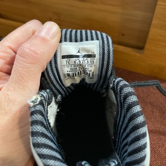 Nike Jordan 9 Retro “Baron” Toddler size 7 - Picture 2 of 9